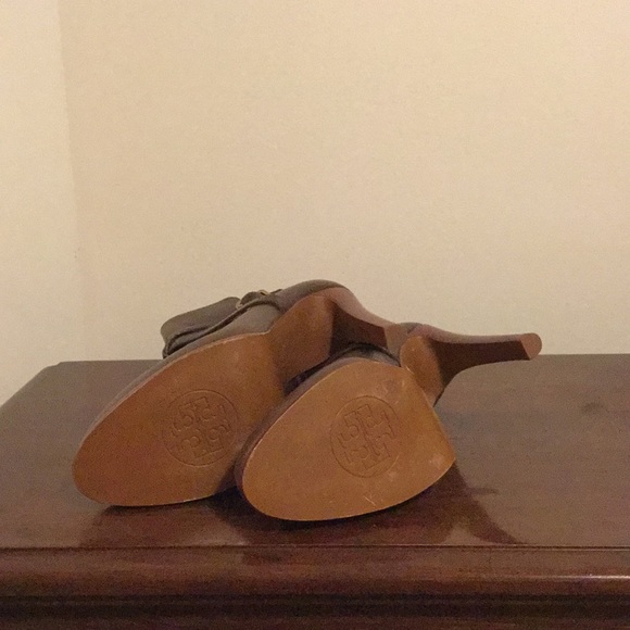 Tory Burch Brown Dorese Leather Ankle Boots - Picture 8 of 10